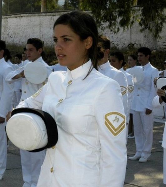девушка - солдат Греция