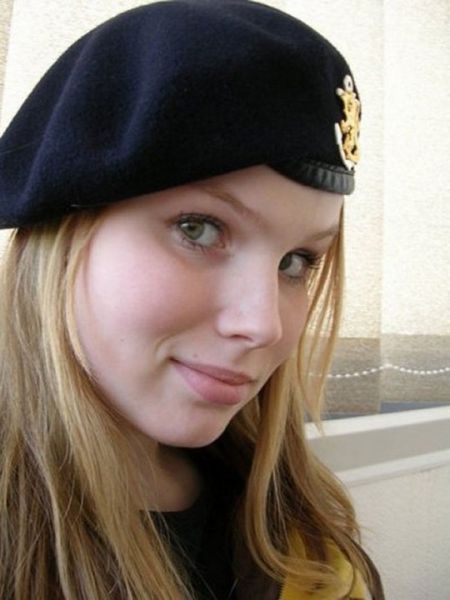 девушка - солдат Финляндия