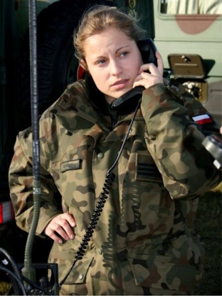 девушка - солдат Польша